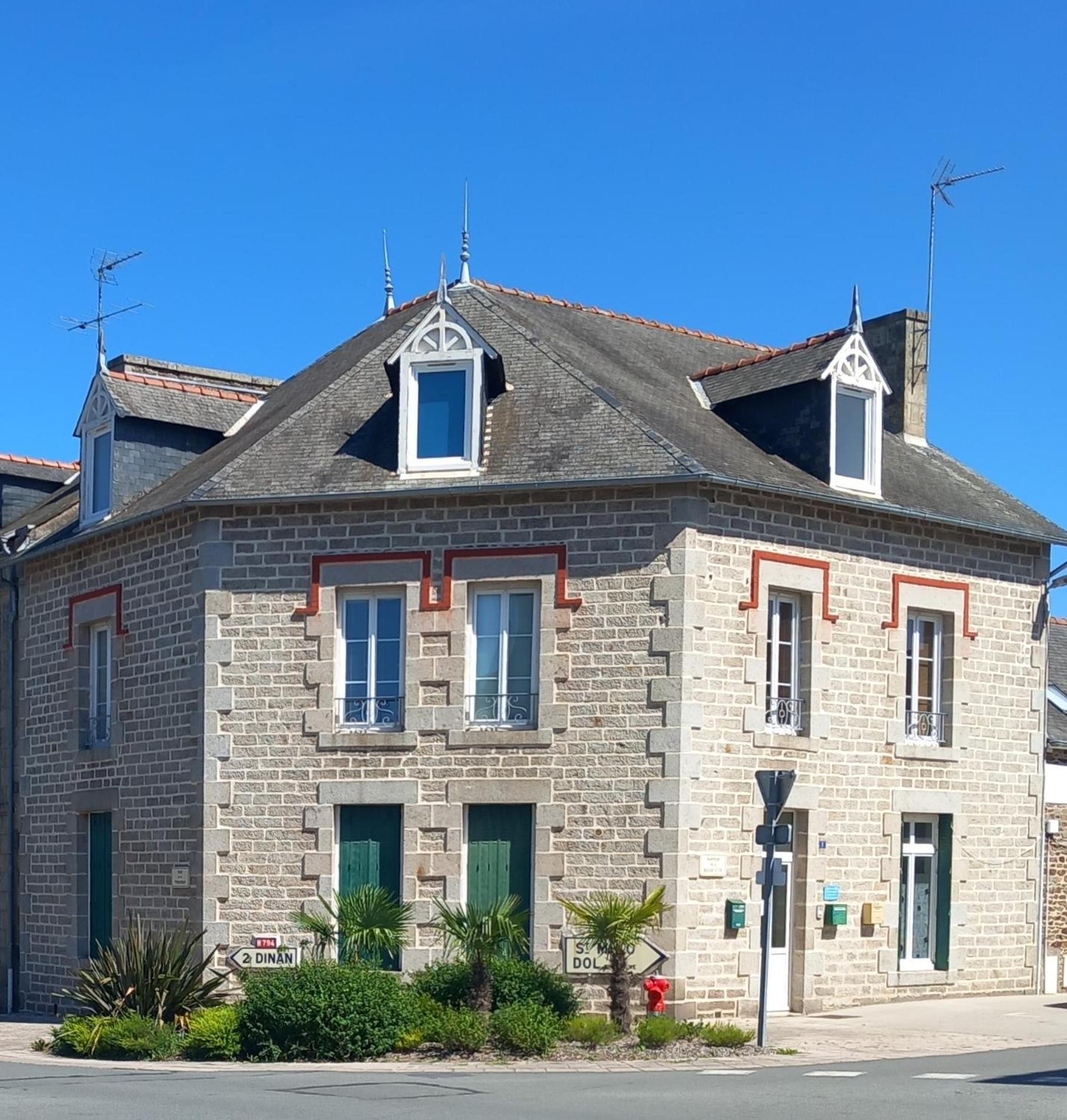 La Chambre De La Boule D 'Or Lanvallay Exterior foto